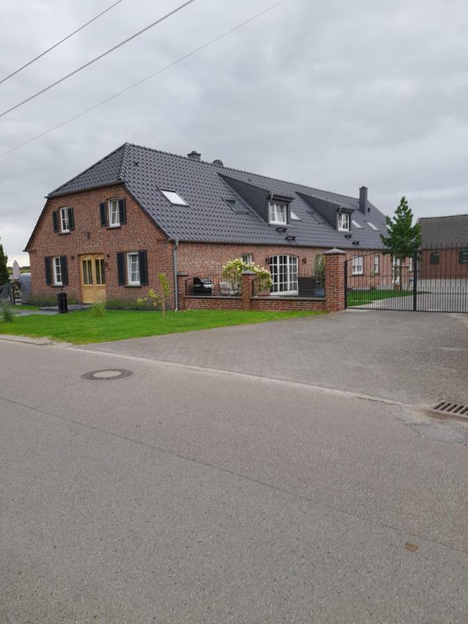 Hannekenbuurs Kleine Kune Kune Farm Apartment Weeze Exterior photo
